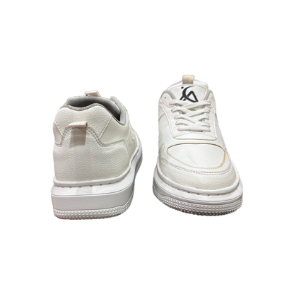 Lightweight white casual shoes with AirMix sole for men